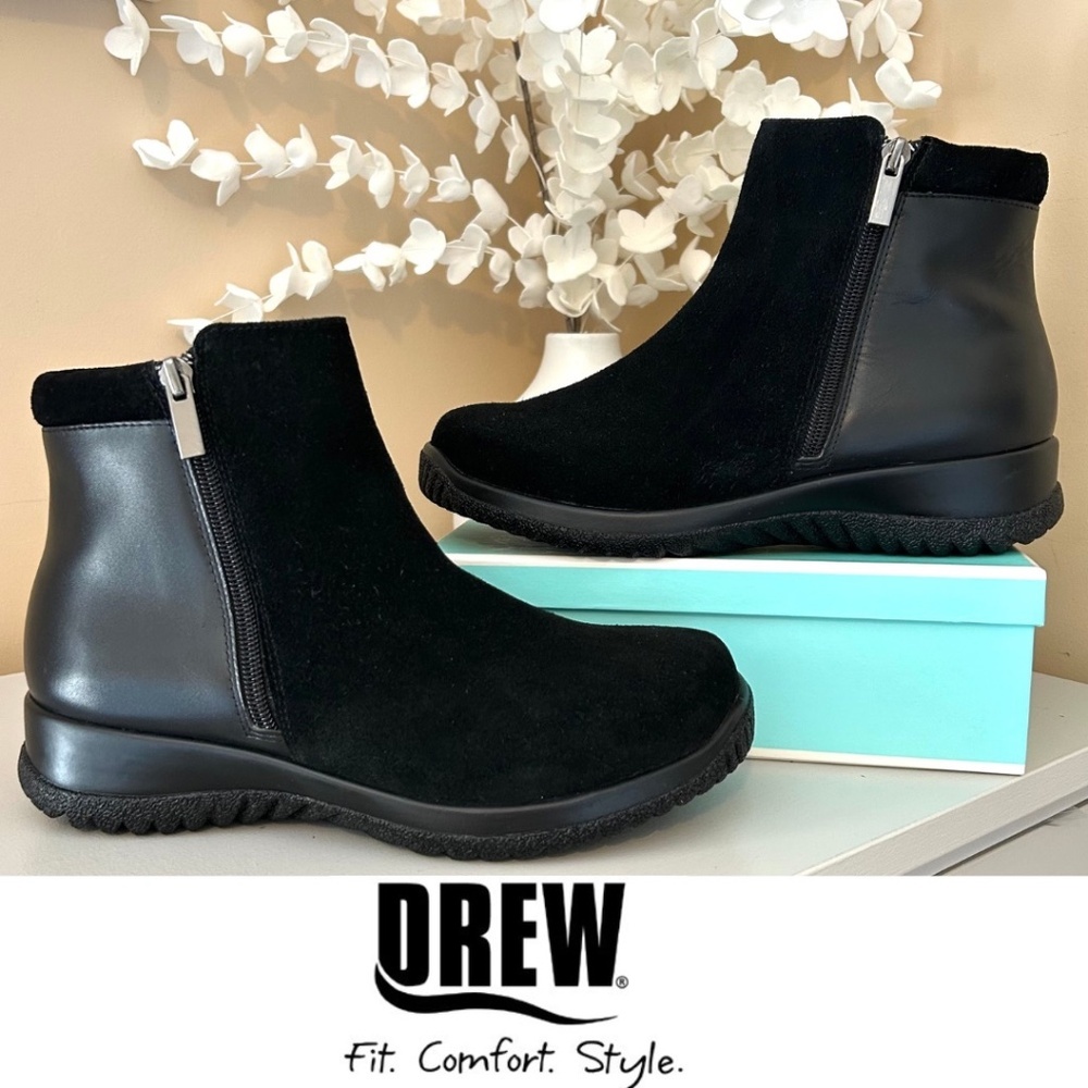 Like New DREW Shoe Kool Casual Boot  Double Zipper Black Suede/Leather Size 7.5W